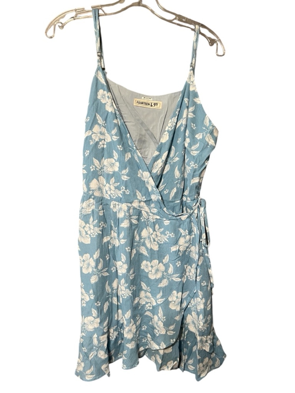 Fourteen & 9th Blue Floral Wrap Dress Ruffle Hem Sleeveless Size Large - Picture 2 of 8